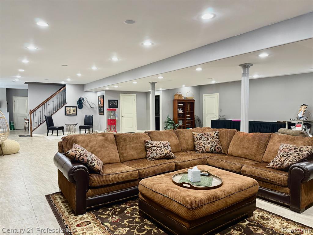 8814 PRESTWICK Lane, Washington, MI 48095 — Photo 40