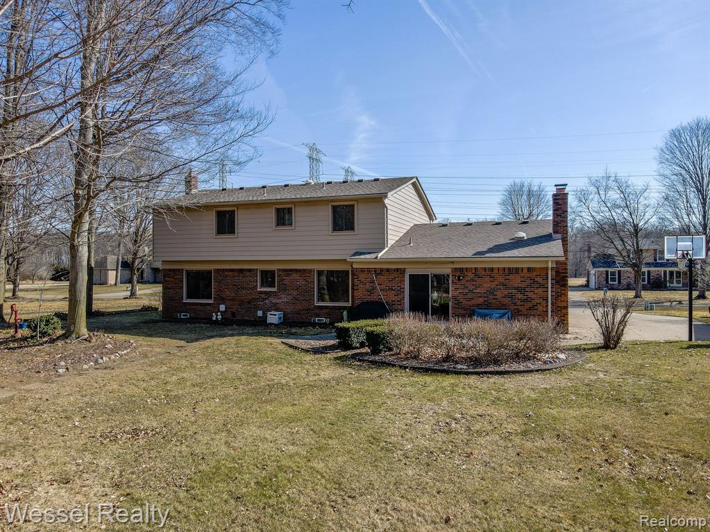 47829 BEN FRANKLIN Drive, Shelby Twp, MI 48315 — Photo 43