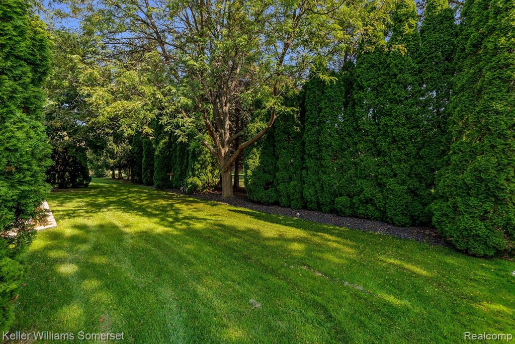 55328 BELMONT Drive, Shelby Twp, MI 48315 — Photo 60