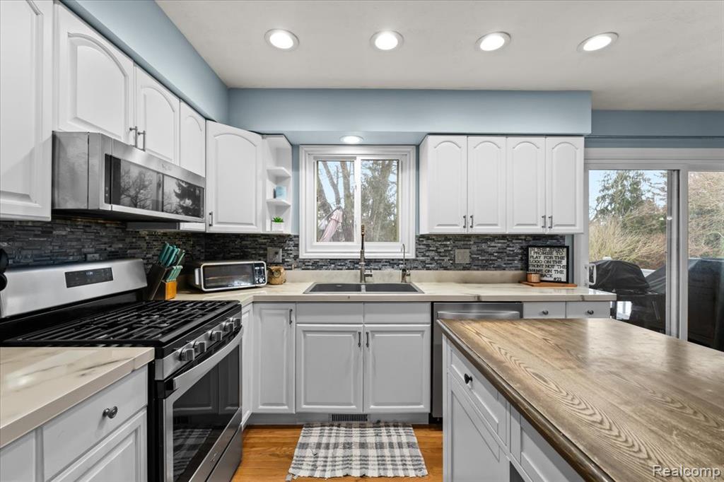 6330 Riverdale Road, Whitmore Lake, MI 48189 — Photo 12