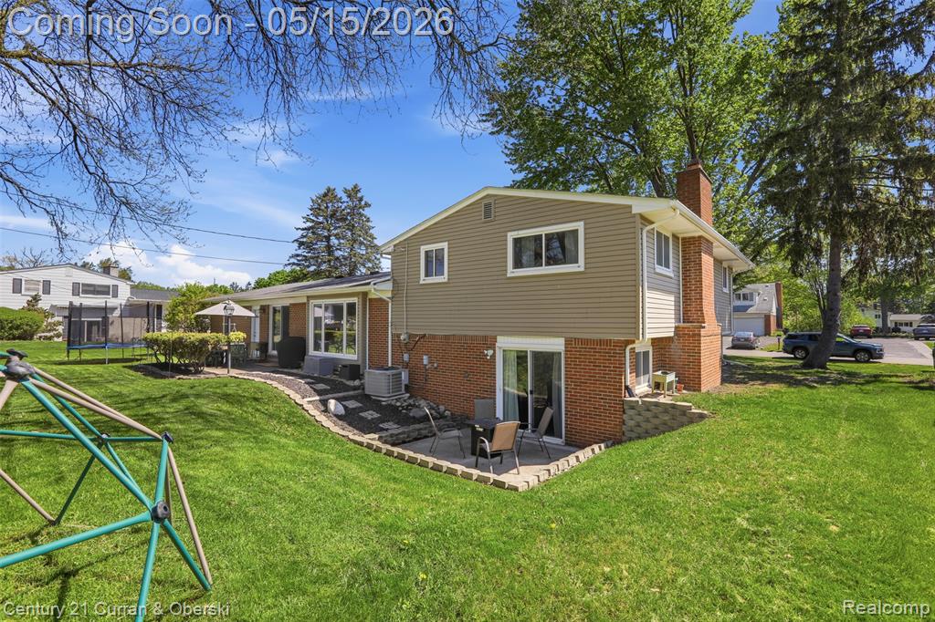 6632 PINE EAGLE LN Street, West Bloomfield, MI — Photo 33