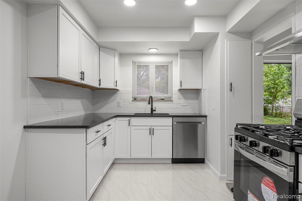 9983 Hemingway, Redford, MI 48239 — Photo 12