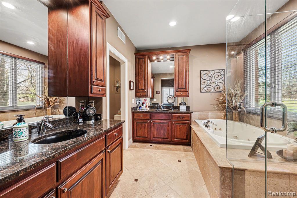 55256 Lee Rd Road, New Hudson, MI 48165 — Photo 17