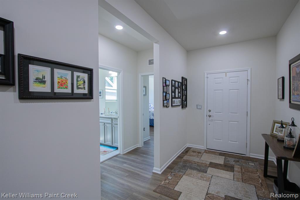 4317 Silica Drive, Lake Orion, MI — Photo 2