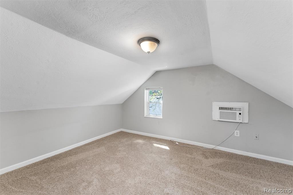28855 Delton Street, Madison Heights, MI 48071 — Photo 17