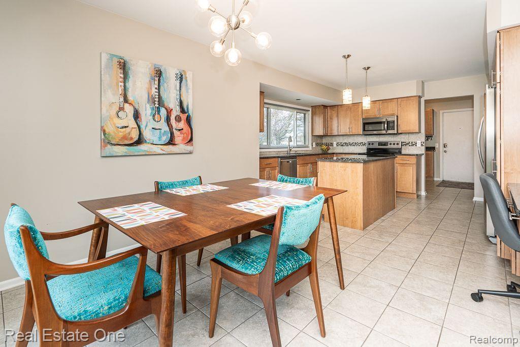 40323 FORDWICH Drive, Sterling Heights, MI 48310 — Photo 23