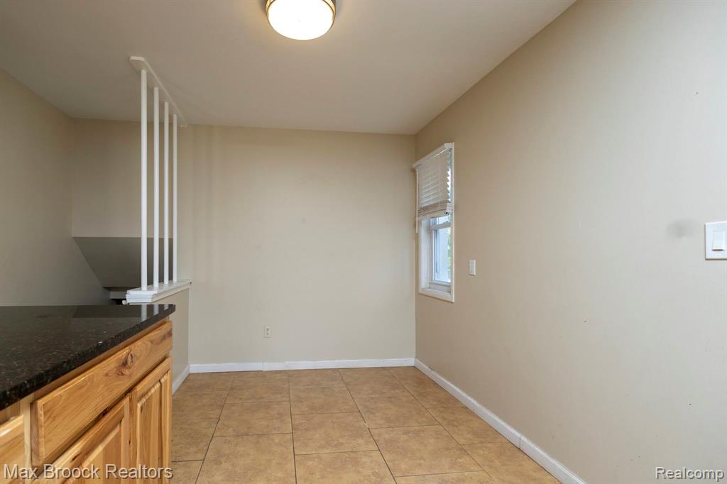 4829 WOLGAST Drive, Warren, MI 48092 — Photo 15