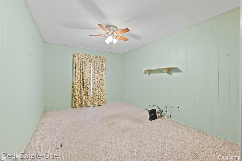 25574 Wilson Drive, Dearborn Heights, MI 48127 — Photo 30
