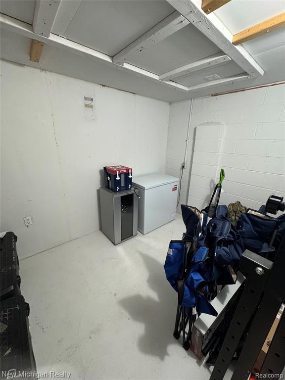 9390 Gale Road, Goodrich Vlg, MI — Photo 16
