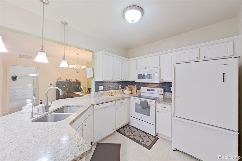 27104 CHESAPEAKE Circle, Walled Lake, MI 48390 — Photo 19