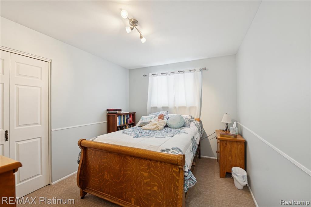 707 Briarwood Lane, Fenton, MI 48430 — Photo 13