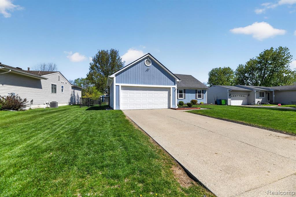 61350 Creekview Drive, South Lyon, MI 48178 — Photo 3