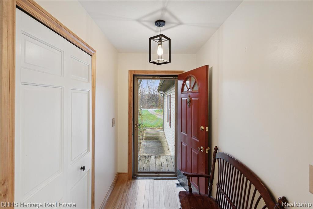 5904 W ALLEN Road, Fowlerville, MI 48836 — Photo 3
