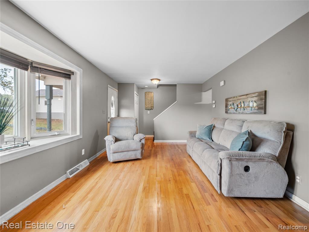 8789 Fieldcrest Drive, Brighton, MI 48116 — Photo 3