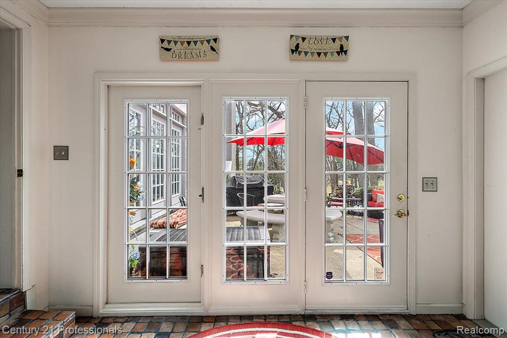 Mudroom Walk-Out To Side Patio