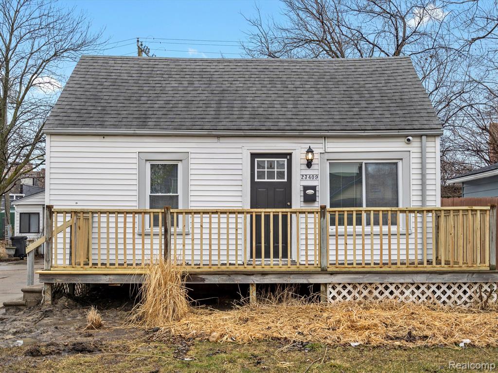 23409 CARLISLE Avenue, Hazel Park, MI 48030 — Photo 2
