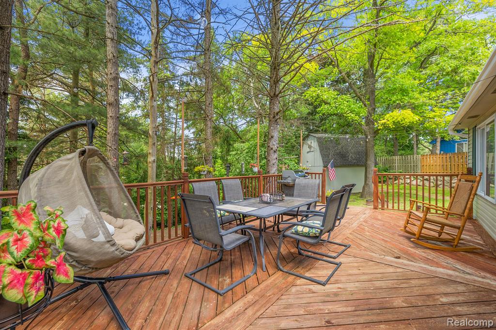 8110 W CIRCLE Drive, Clarkston, MI 48348 — Photo 5