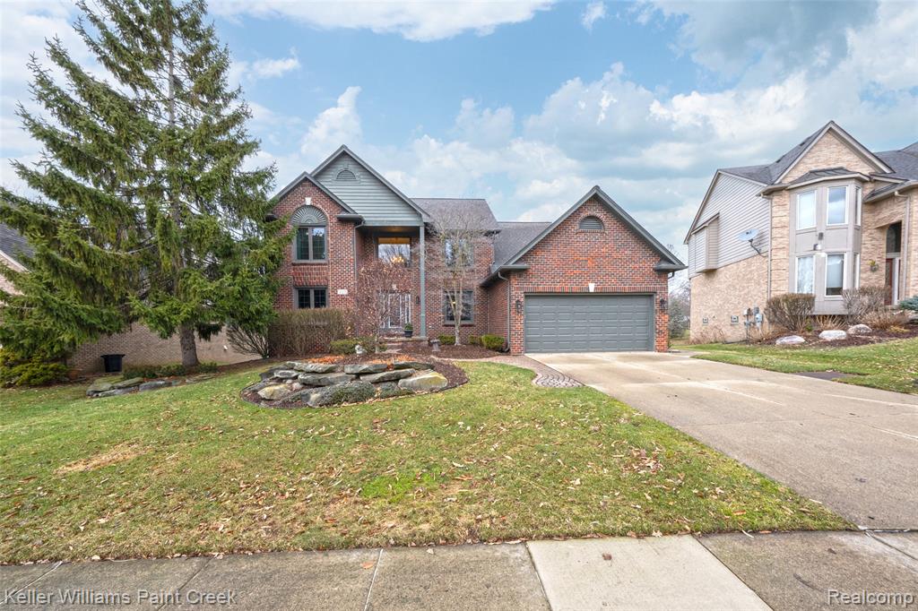 247 Glenmoor Drive S, Rochester, MI 48307 — Photo 2