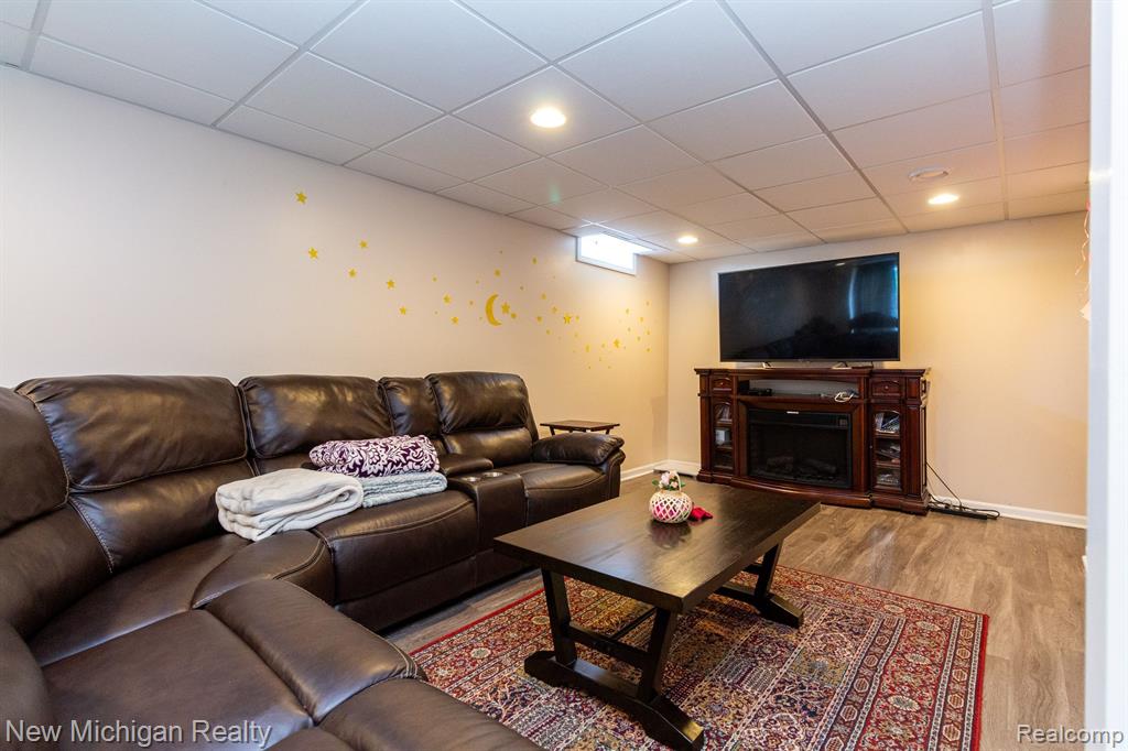 4898 WINDANCER Drive, Ypsilanti, MI 48197 — Photo 40