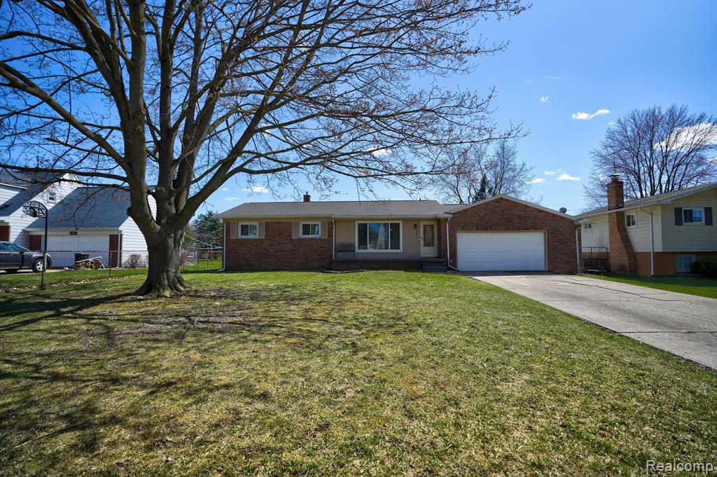 4342 SUNNYMEAD Avenue, Burton, MI 48519 — Photo 2
