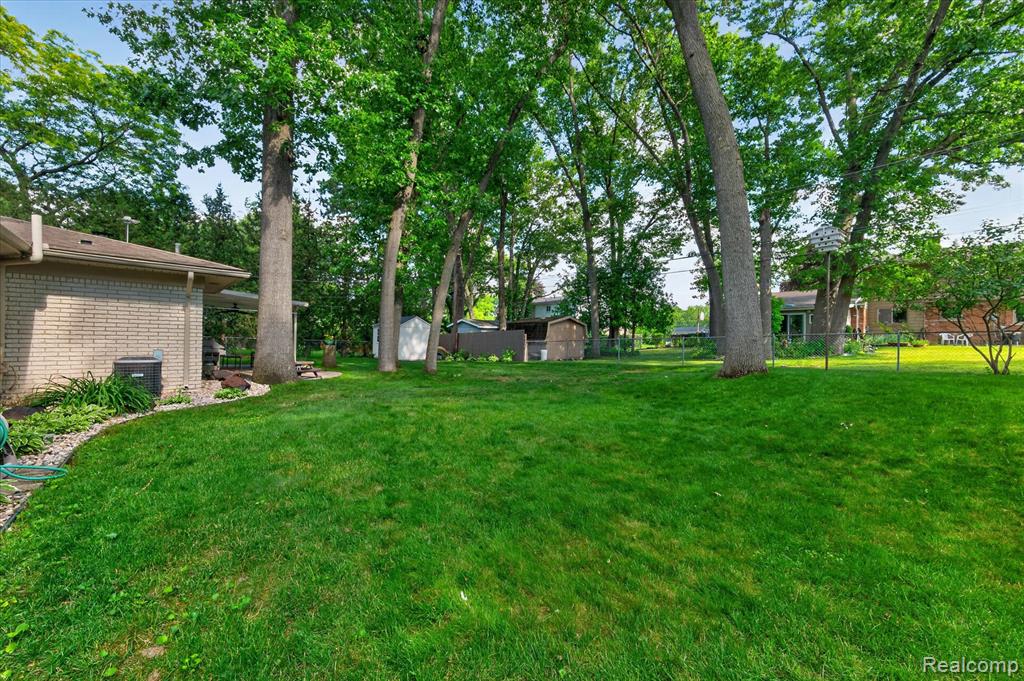 6646 Yarborough Drive, Utica, MI 48316 — Photo 49