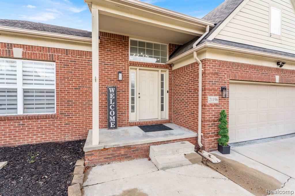 21196 Oak Ridge Drive, Clinton Twp, MI 48036 — Photo 4