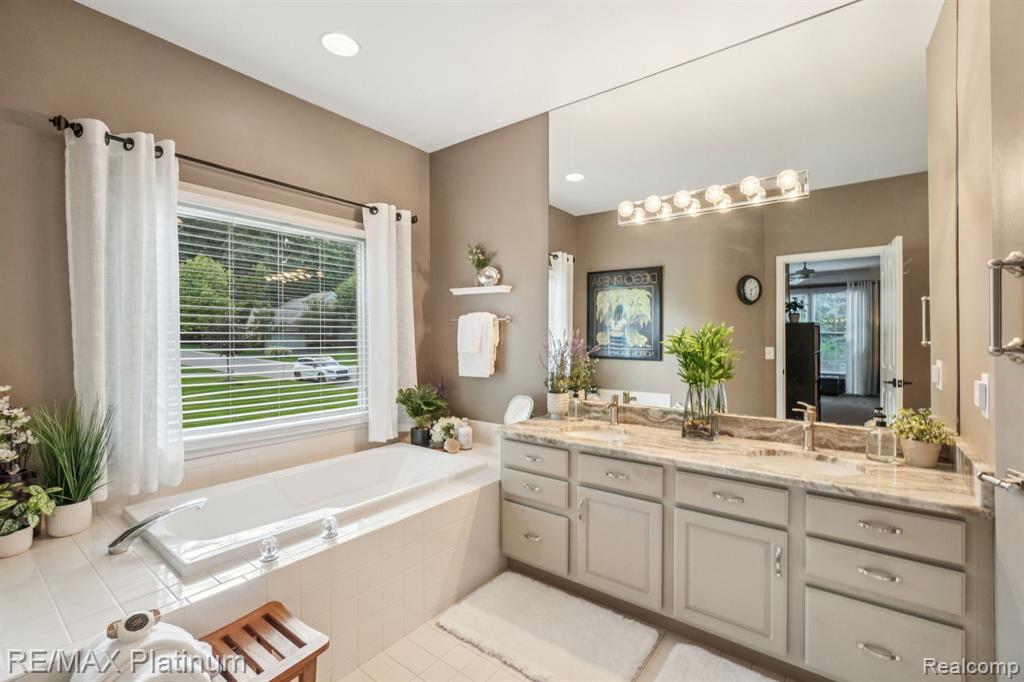4663 Huntington Drive, Brighton, MI 48116 — Photo 19