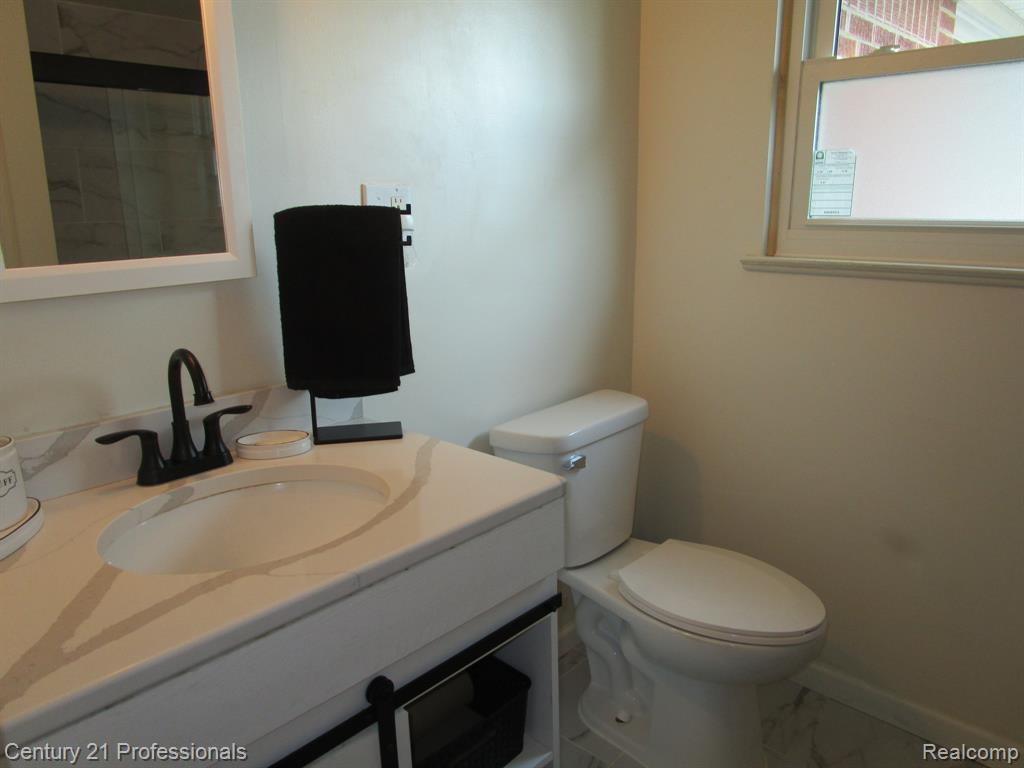 7715 Donna Street, Westland, MI — Photo 13