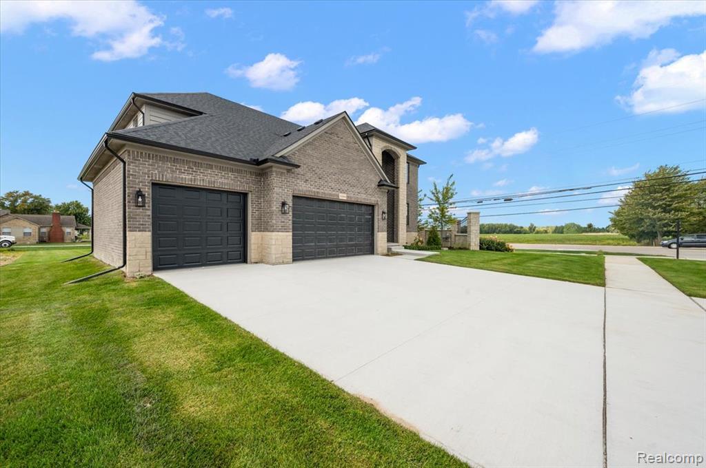 50999 Mistwood Drive, Macomb, MI 48042 — Photo 4