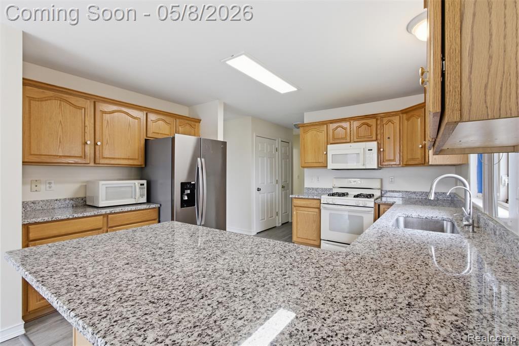 46877 Twin City Trail, Macomb, MI 48044 — Photo 10