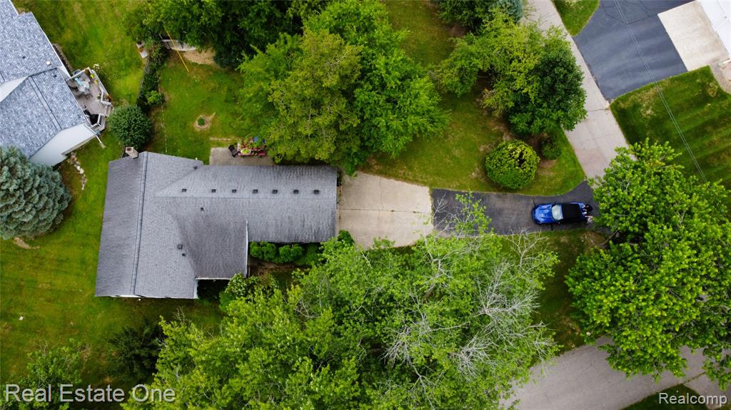 4415 Welland Drive, West Bloomfield, MI 48323 — Photo 43