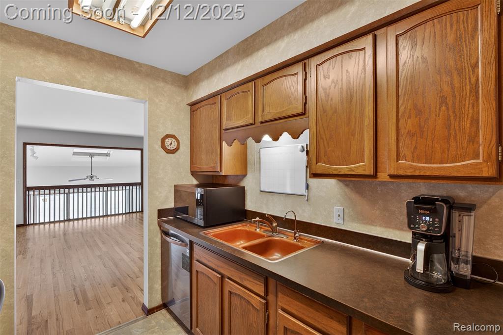 6347 Johnson Road, Flushing, MI 48433 — Photo 12
