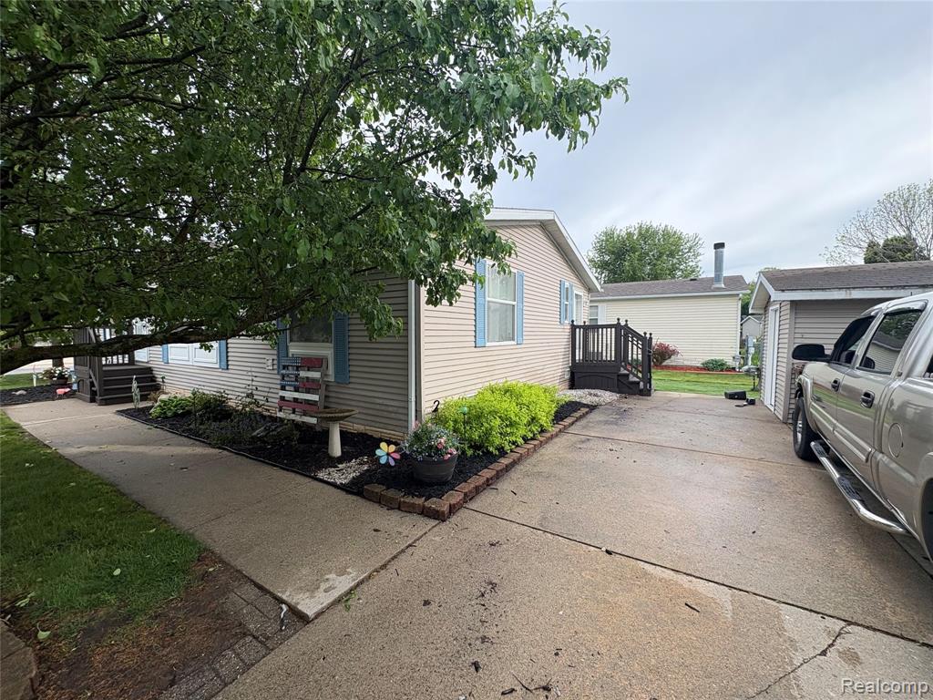 4729 Turtle Creek Drive, Howell, MI 48843 — Photo 2