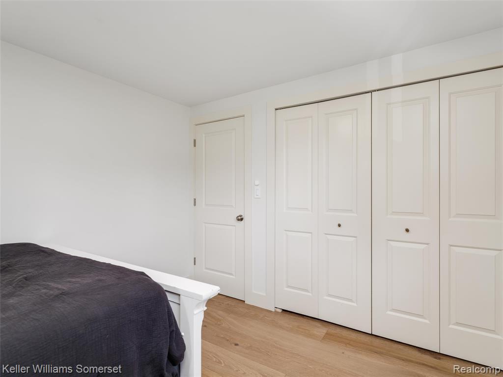 29523 Ravenscroft Street, Farmington, MI 48331 — Photo 10