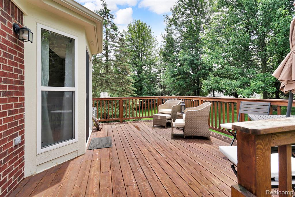 1128 Andover Circle, Commerce Twp, MI 48390 — Photo 20