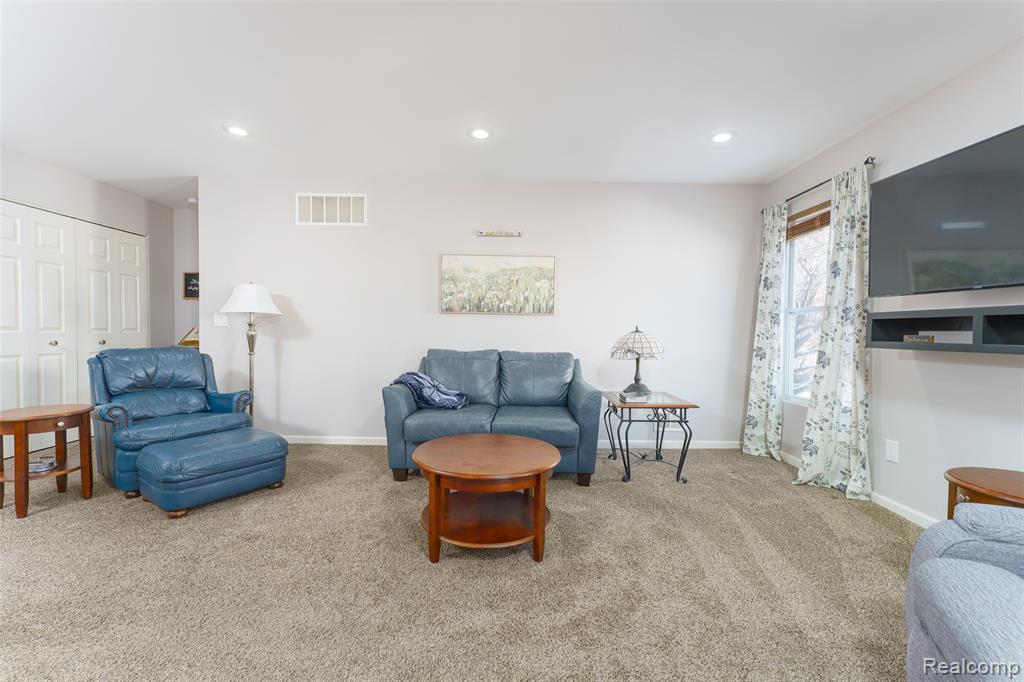 8580 Fox River Drive, Fowlerville, MI 48836 — Photo 8