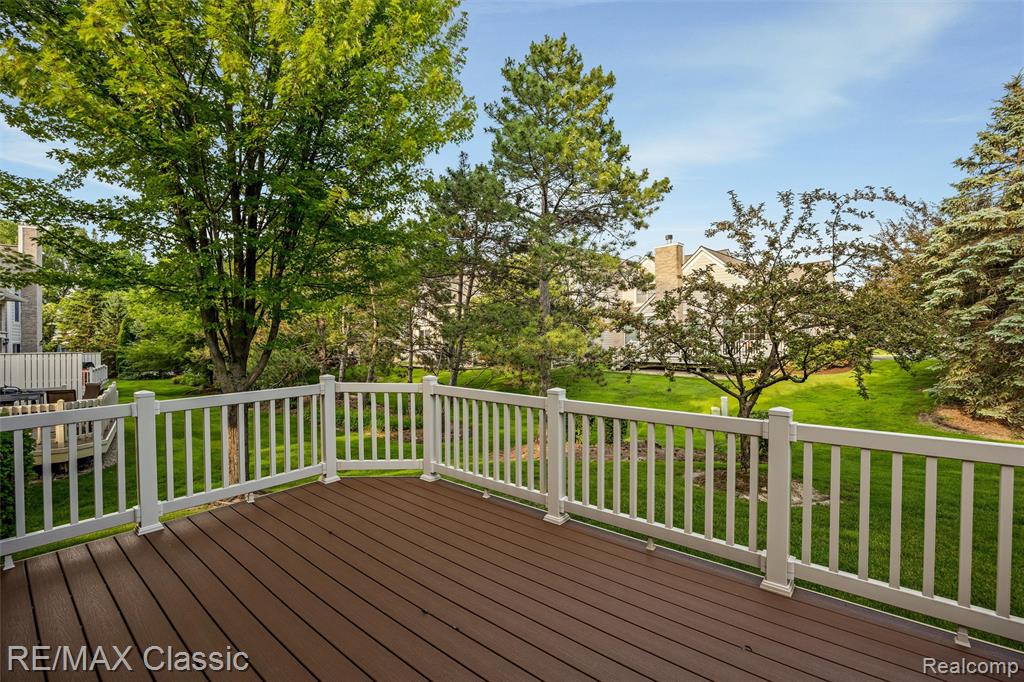 16934 Lochmoor Circle W, Northville, MI 48168 — Photo 30