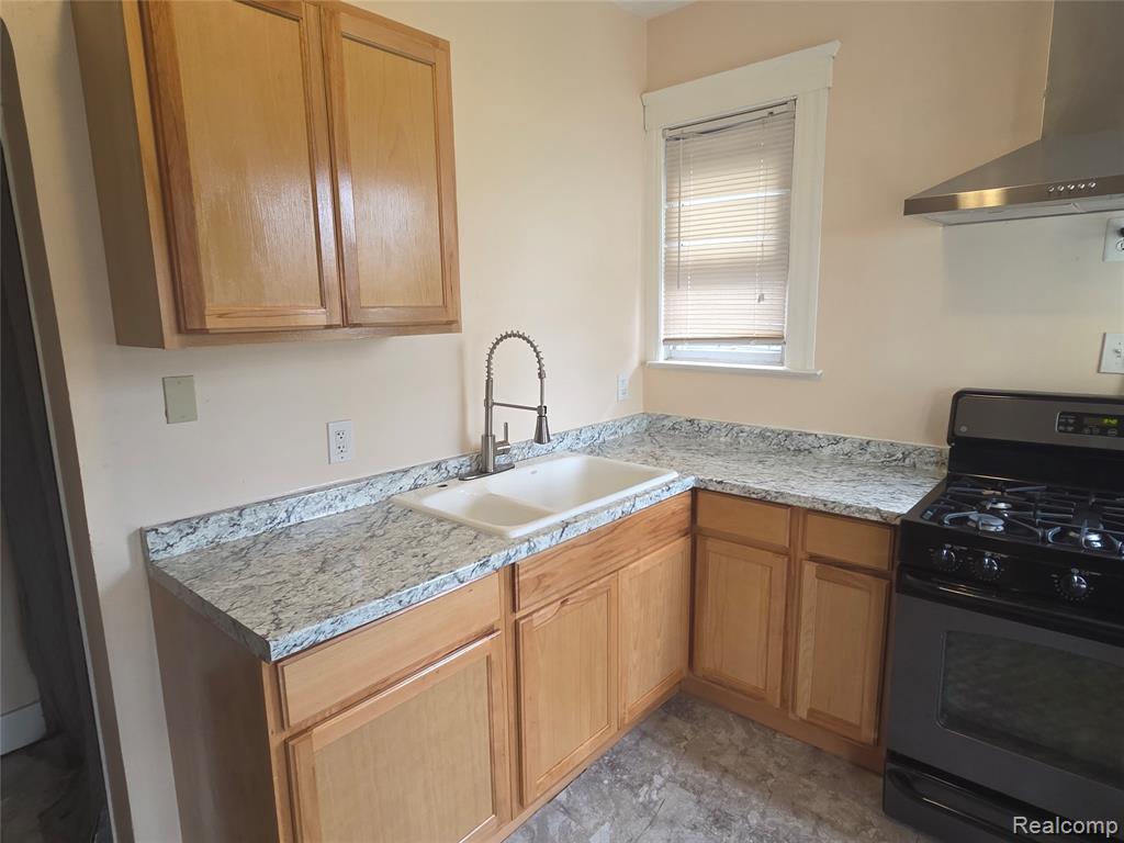 3254 Hogarth Street, Detroit, MI 48206 — Photo 13