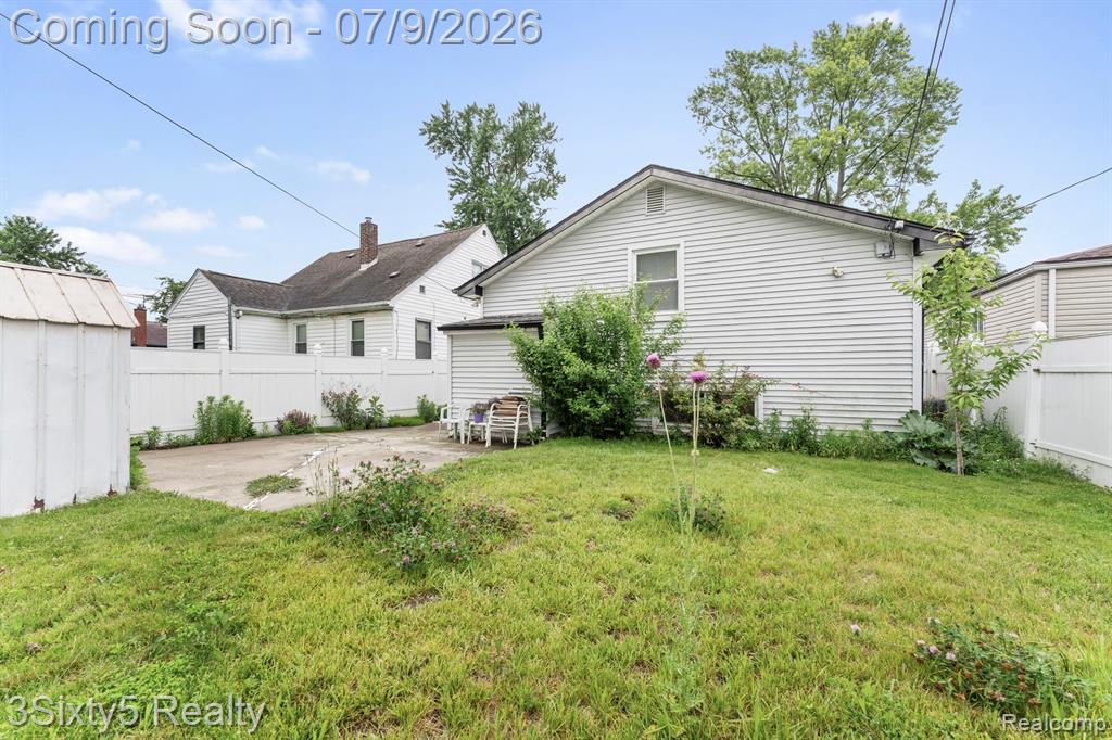 460 Manatee Avenue, Hazel Park, MI 48030 — Photo 20