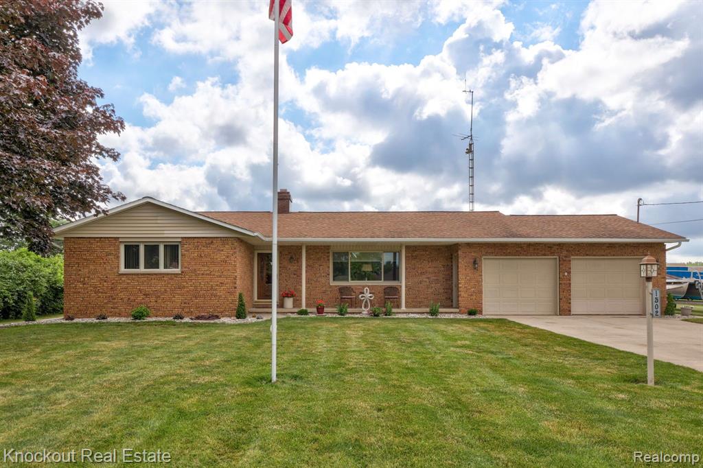 1502 N BLOCK Road, Reese, MI 48757 — front exterior