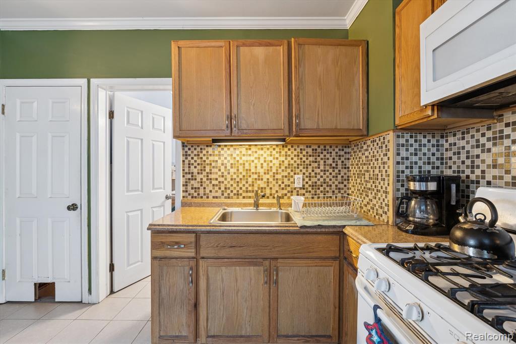 11609 Saint Aubin Street, Hamtramck, MI 48212 — Photo 17