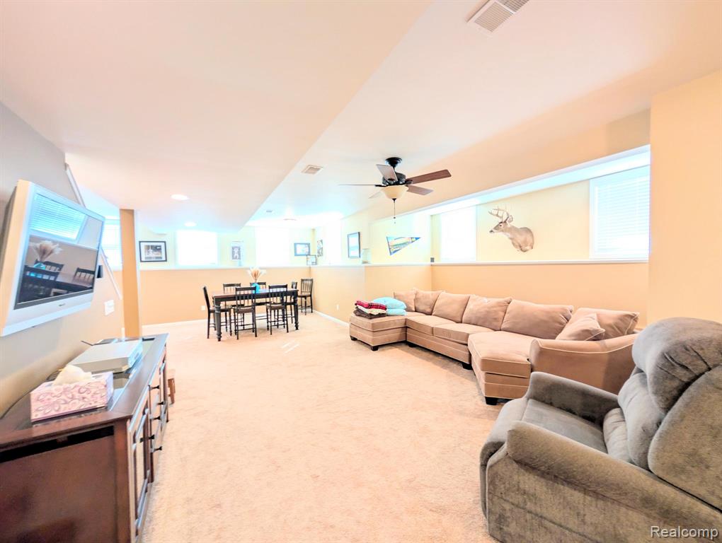 5441 Meadow Creek Court, Flint, MI 48532 — Photo 37