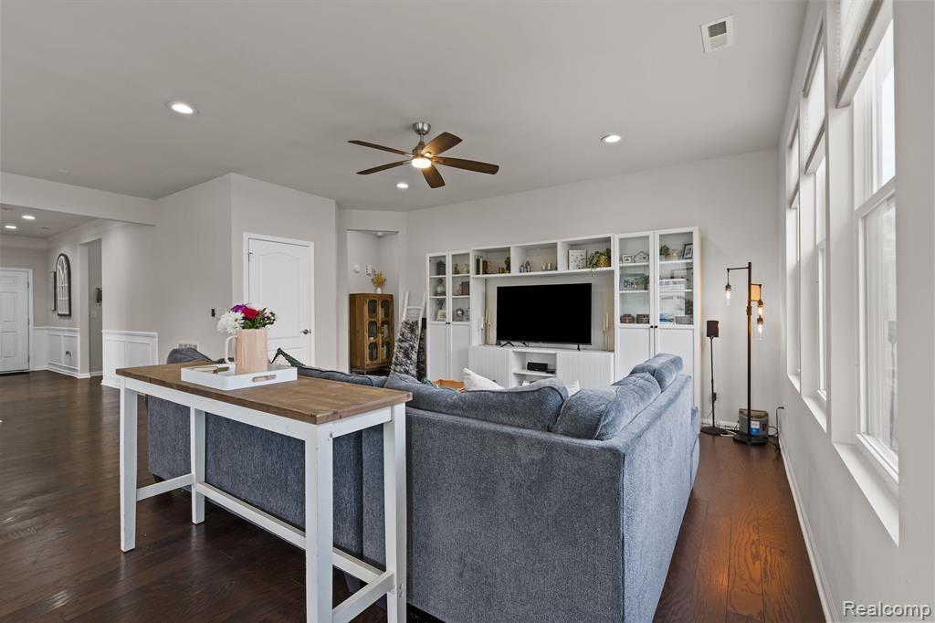 4051 COLFAX Court, Canton, MI 48188 — Photo 8