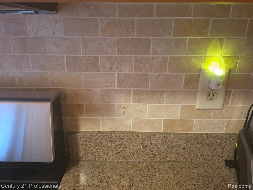 40318 Newport Drive, Plymouth, MI 48170 — Photo 15