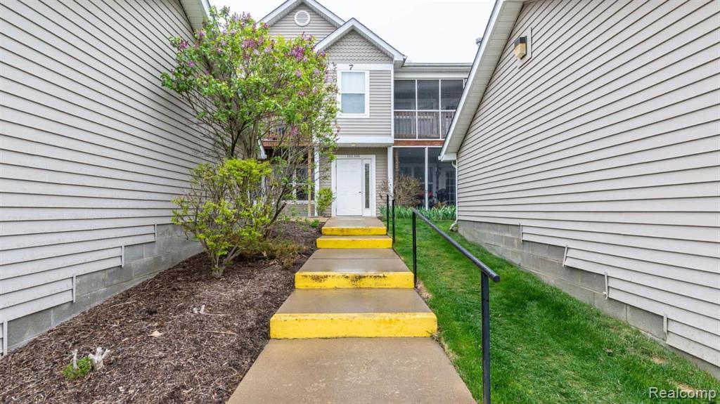1336 HEATHERWOOD Lane, Ann Arbor, MI 48108