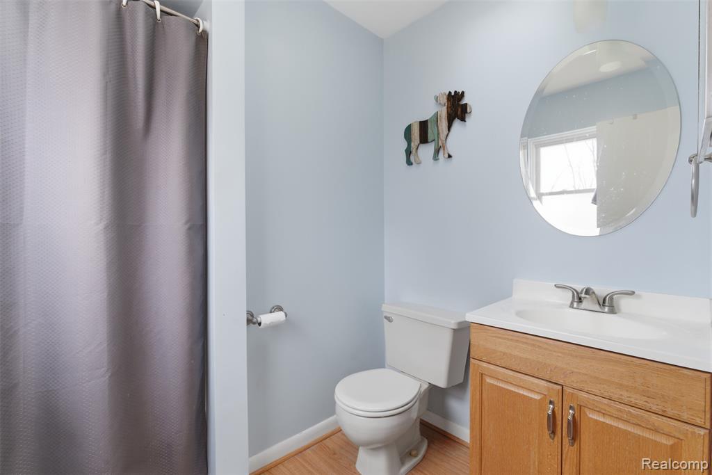 4051 Lake Front Street, Waterford, MI 48328 — Photo 18