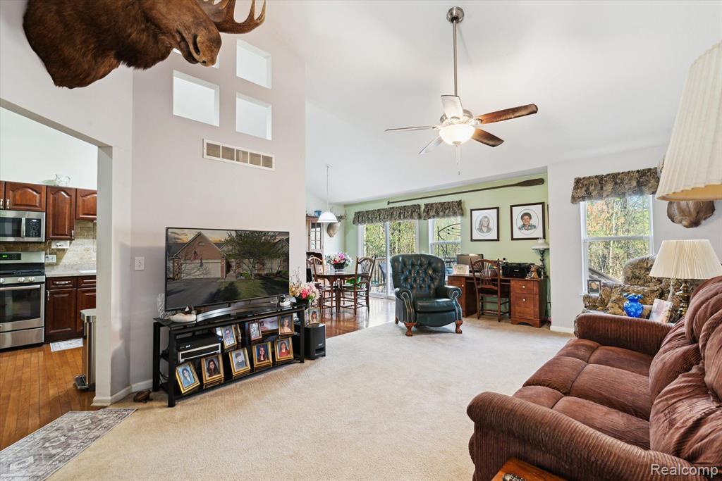 5563 PINEHURST Drive, 191, Trenton, MI 48183 — Photo 8