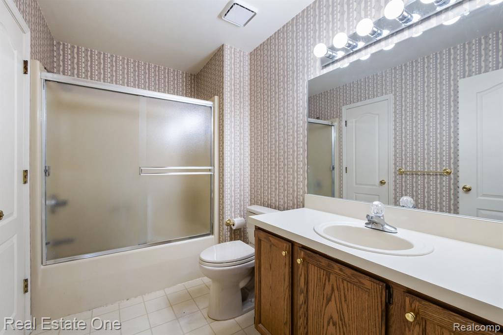 2588 Maple Forest Court, Wixom, MI 48393 — Photo 27