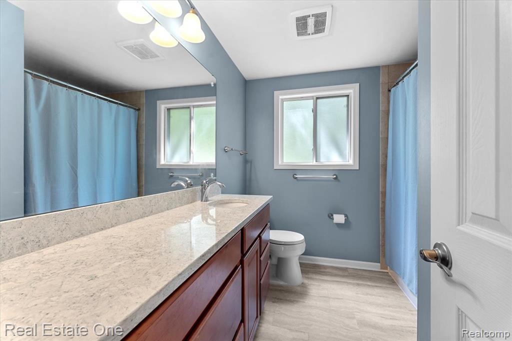 31817 Lafler Drive, Rockwood, MI — Photo 15