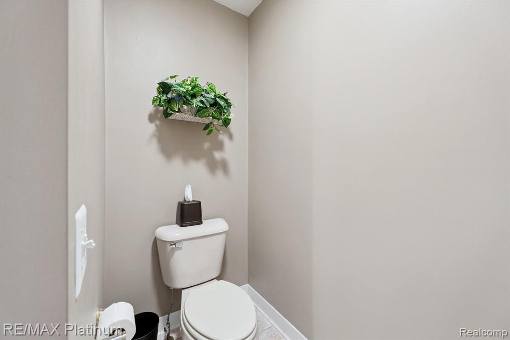 8872 Thornapple Drive, Pinckney, MI 48169 — Photo 38